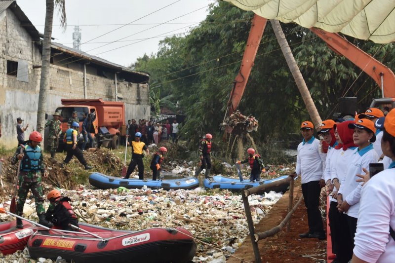 Ibu Negara arahkan sampah didaur ulang