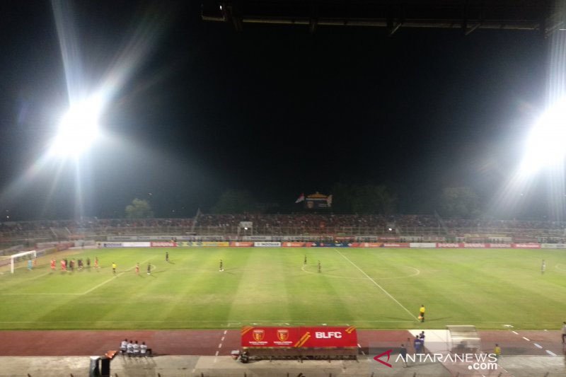 Gomes sayangkan kepemimpinan wasit di kandang Badak Lampung