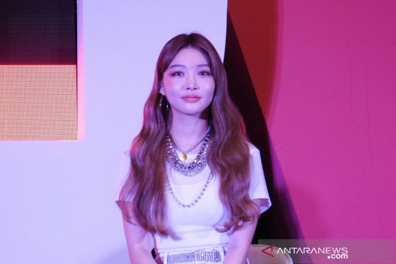 Chungha sering diminta penggemar datang ke Indonesia