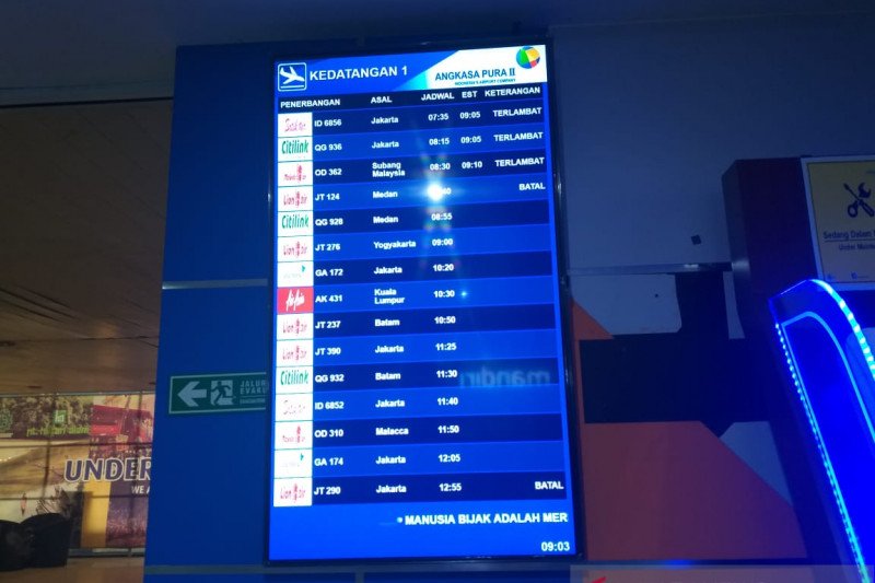 Tiga pesawat kesulitan mendarat di Bandara Pekanbaru akibat asap