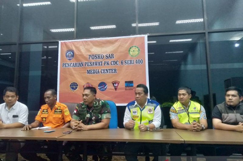 Tiga helikopter disiapkan untuk angkut korban kecelakaan pesawat Twin Otter