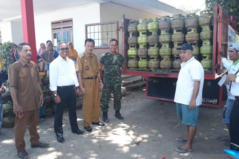 Pertamina-Disperdustri Gowa operasi pasar elpiji