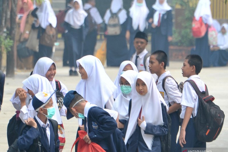 Kadisdik minta jam masuk siswa diundur lagi