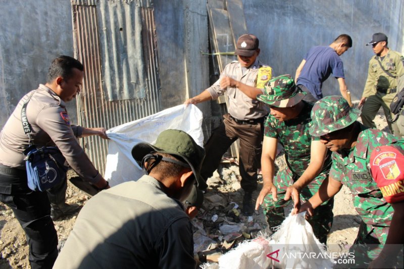 Korem 132/TDL gelar karya bakti sambut HUT TNI ke 74