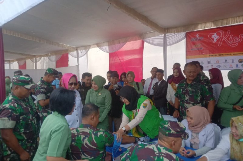 Peringati HUT TNI, Korem 043/Gatam gelar bakti sosial di Tulang Bawang