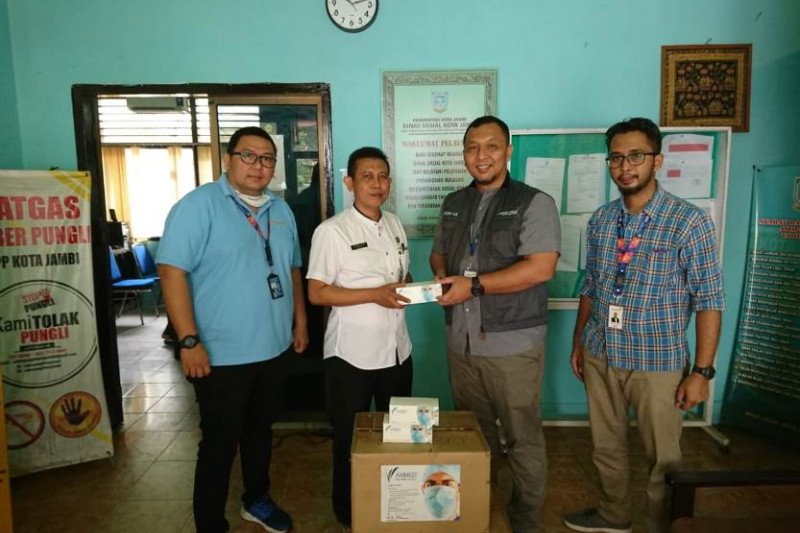 Dampak kabut asap, Angkasa Pura II Jambi bagikan ribuan masker
