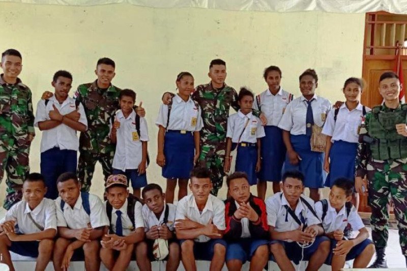Satgas Yonif 713/ST gelar penyuluhan bahaya narkoba kepada pelajar