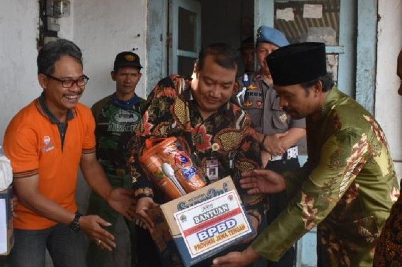 Pemkab Wonosobo berikan bantuan korban puting beliung