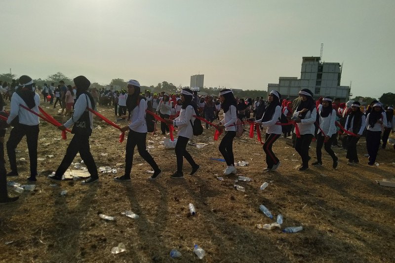 Tarian Goyang Karawang massal masuk catatan rekor MURI