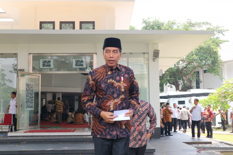 Presiden perintahkan Kapolri investigasi polisi represif