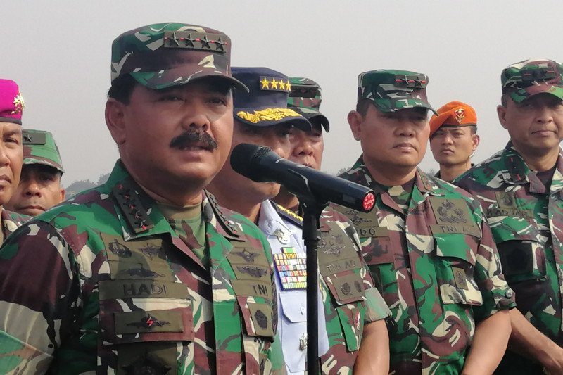 TNI bantu evakuasi ribuan warga pendatang dari Wamena