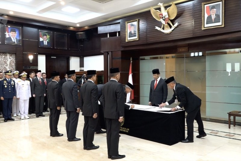 Wiranto: Kemenkopolhukam kawal stabilitas politik, hukum dan keamanan negara