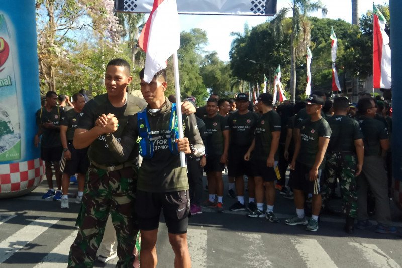 Seorang prajurit TNI berlari sejauh 374 kilometer sambut HUT TNI