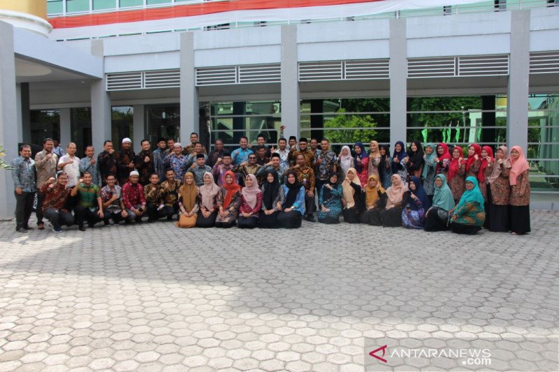 Peringati Hari Batik Nasional, ASN Kemenag Aceh serentak pakai batik
