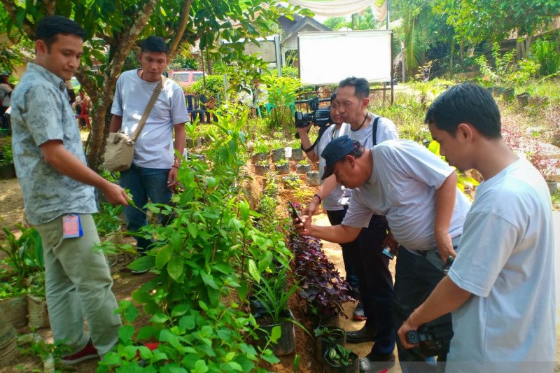 SKK Migas gelar "Field Trip Media" kunjungi lokasi pemberdayaan masyarakat Sumsel