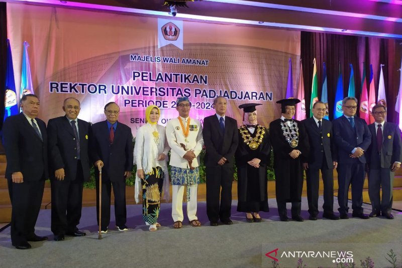 Rina Indiastuti perempuan pertama jabat rektor Unpad