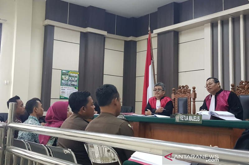 Berkas tilang dan uang berserakan di rumah pegawai Kejari Rembang