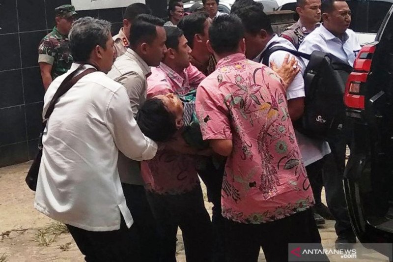 Pengamat intelijen sebut penusukan Wiranto sudah direncanakan