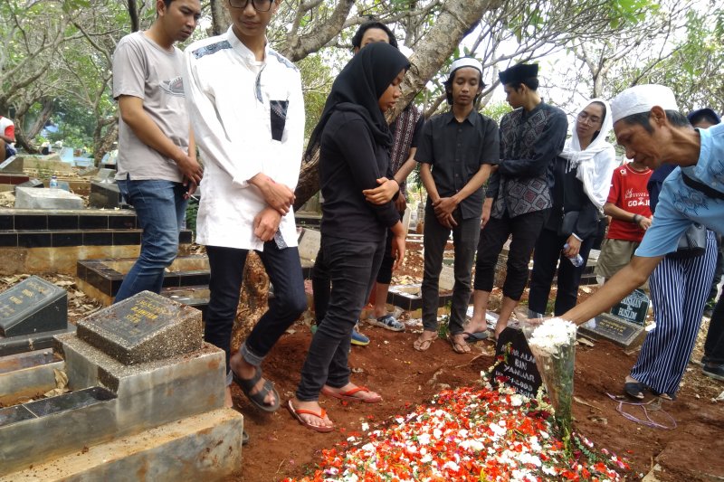 Demo 25 September, Keluarga pastikan Akbar Alamsyah hanya menonton demo