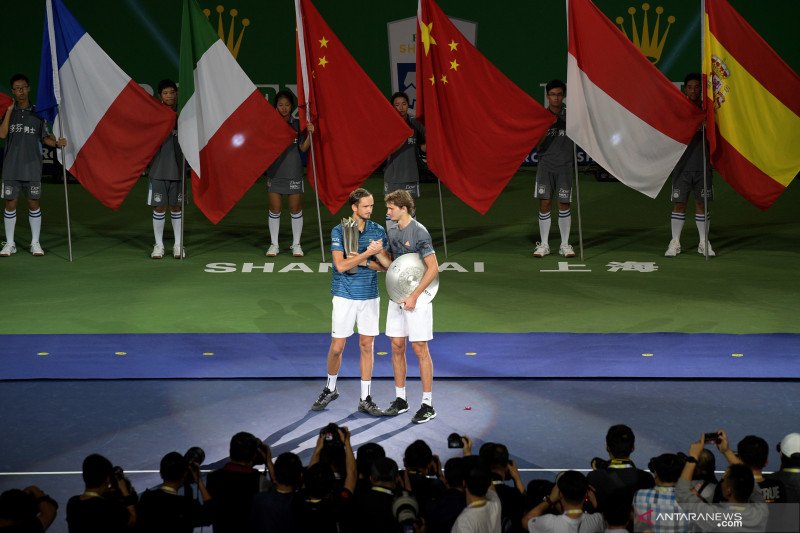 Medvedev taklukan Zverev untuk rengkuh gelar Shanghai Masters 2019