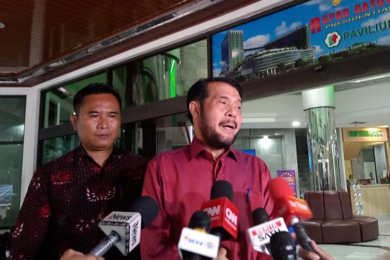 Ketua MK besuk Wiranto, tetapi tak sempat berbincang