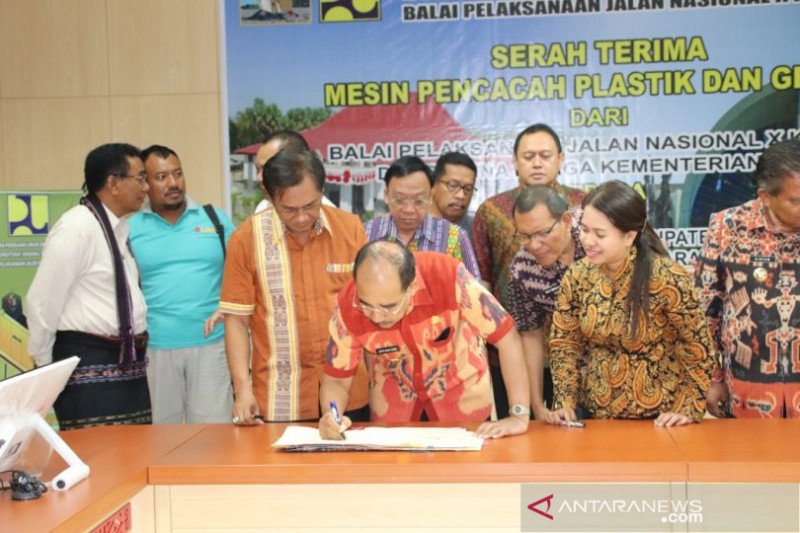 10 mesin pencacah sampah plastik untuk Kota Kupang