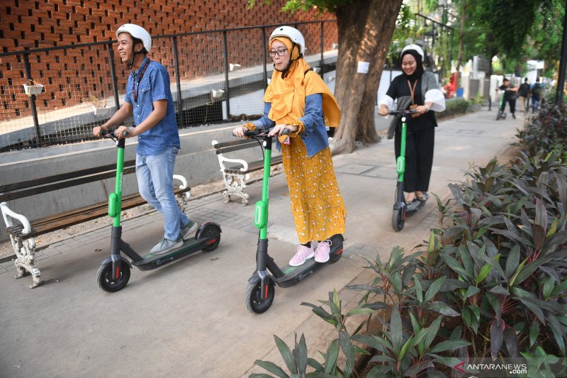 Pemprov DKI Jakarta kaji regulasi untuk penggunaan skuter dan sepeda listrik