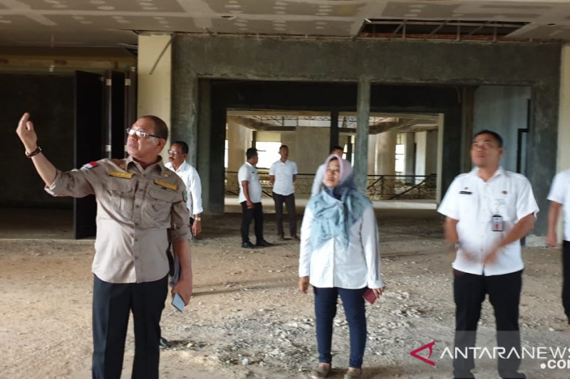 Bupati tinjau area perkantoran ajak sejumlah kepala dinas