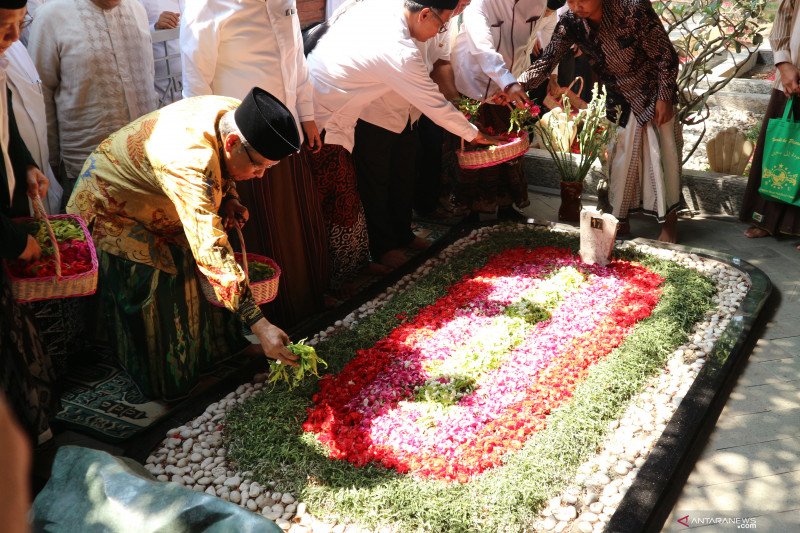 PBNU instruksikan ziarah kubur sambut Hari Santri