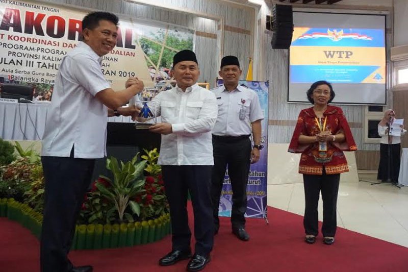 Nadalsyah terima penghargaan atas capaian opini WTP 5 kali