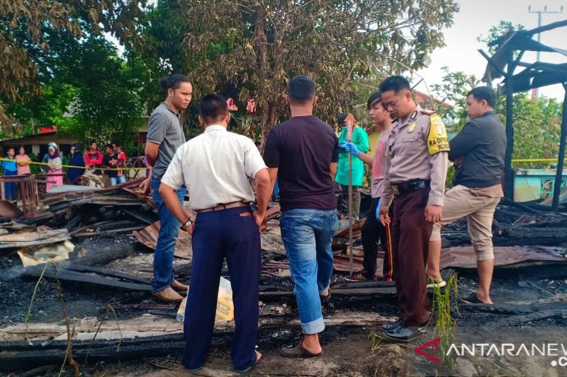 Rumah bersama penghuninya terbakar di Bangka Tengah