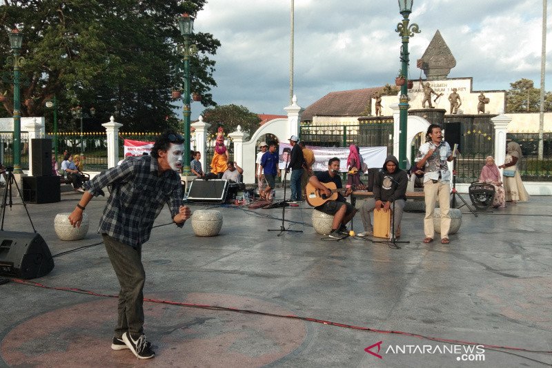 ABG Yogyakarta menggelar aksi budaya sambut pelantikan presiden