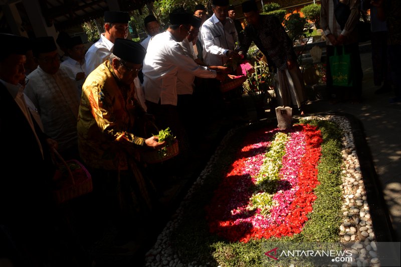 Ziarah ke makam gus Dur dan pendiri NU