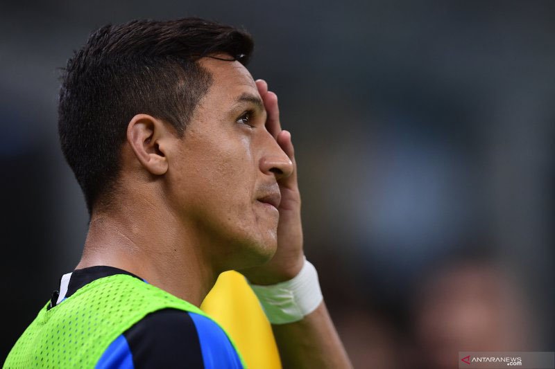 Sanchez absen tiga bulan setelah operasi pergelangan kaki