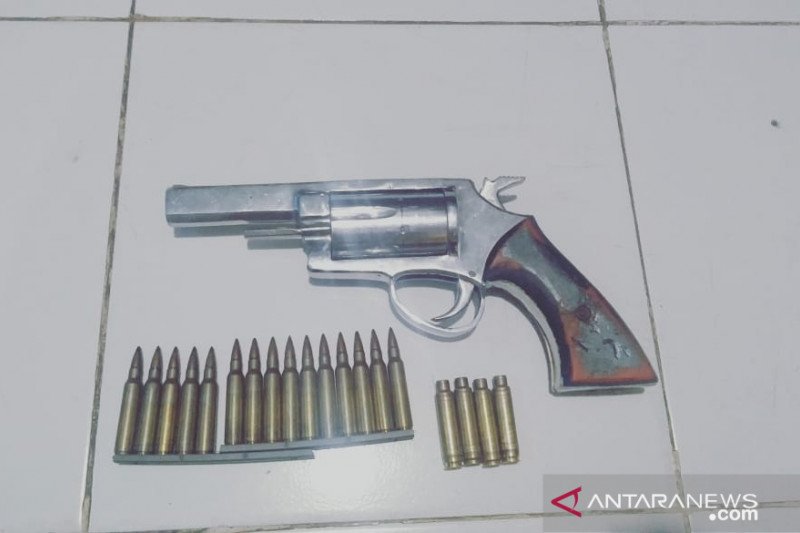 Nahkoda bersenjata api rakitan ditangkap Satpolair