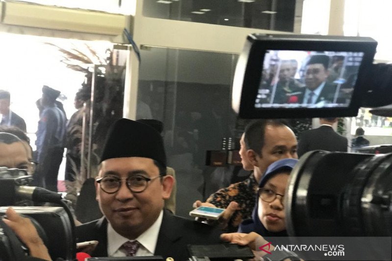 Fadli Zon cerita soal pemberian keris dari Prabowo