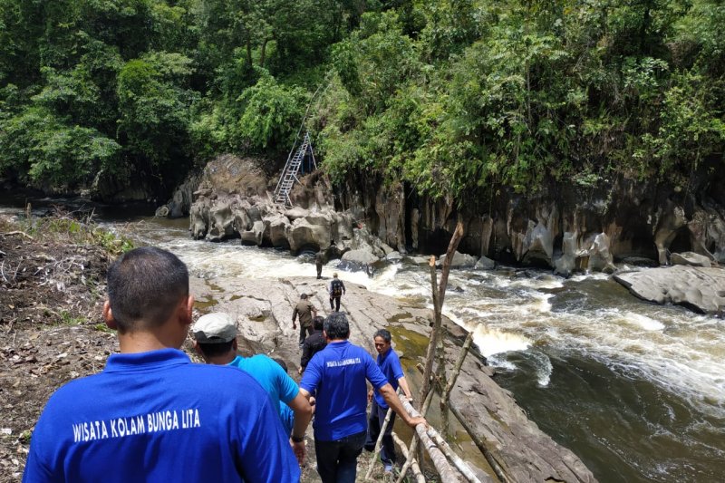Bupati resmikan Wisata Kolam Bunga Lita Kapuas Hulu