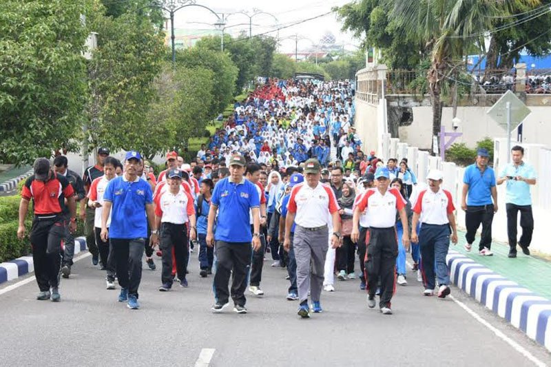 Ribuan pelajar dan Bupati ikuti jalan sehat Haornas
