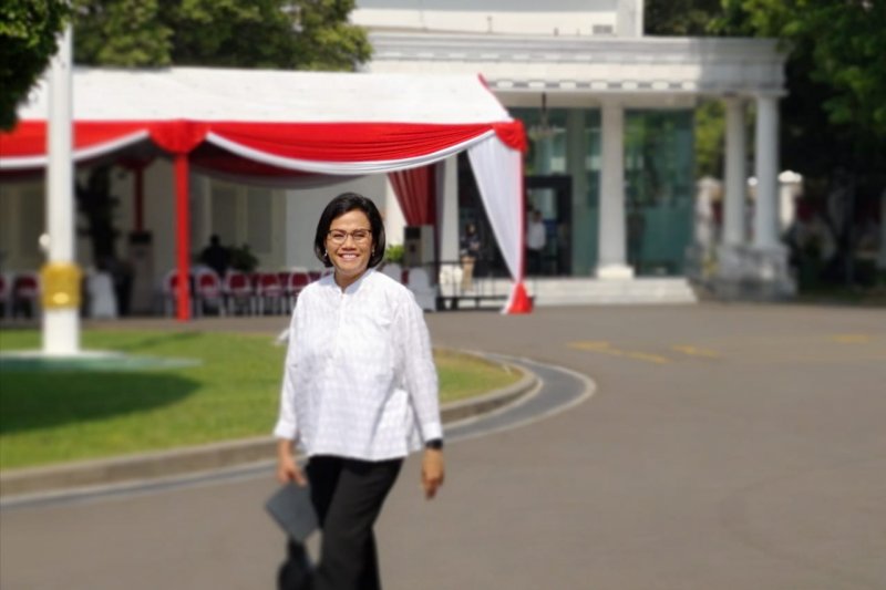 Sri Mulyani menjadi calon menteri pertama hari kedua tiba di Istana