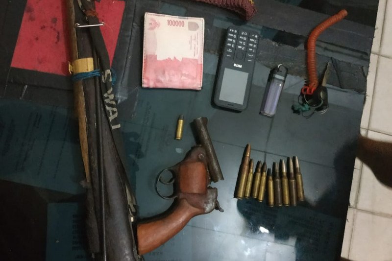 Polisi amankan dua pucuk senpi ilegal di Manokwari