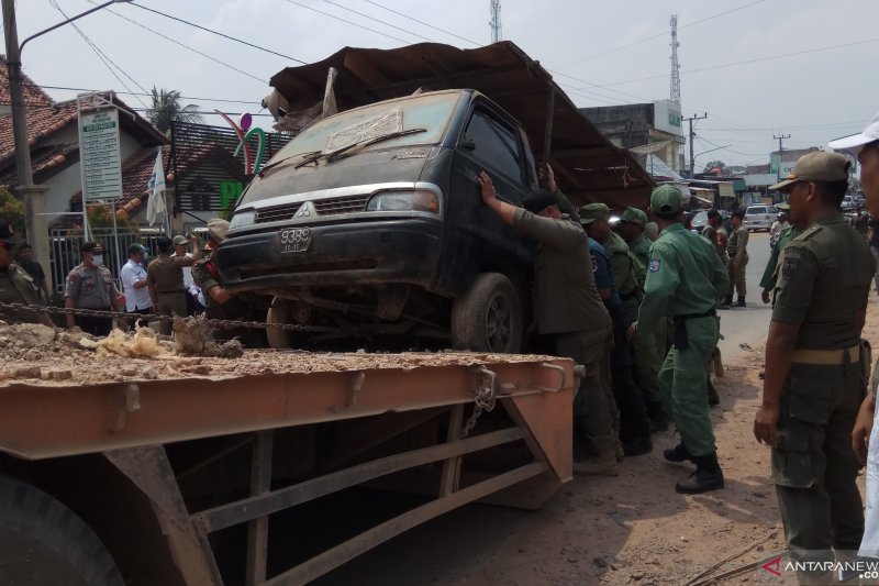 Satpol PP tertiban Pasar Simpang Pematang