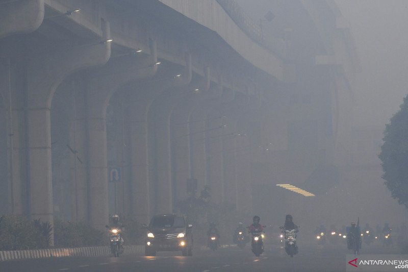 Kabut asap kembali selimuti kota Palembang