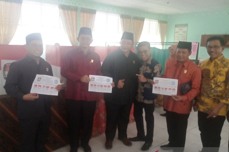SMAN 1 Tanjungmutiara Agam gelar Pemilos kenalkan demokrasi ke siswa