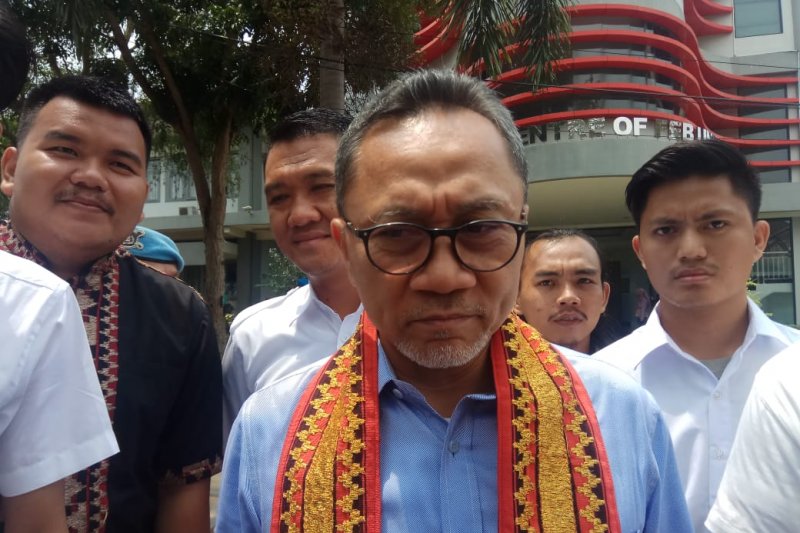 Zulhas berpesan anak muda harus memperkuat ilmu dan spritualnya