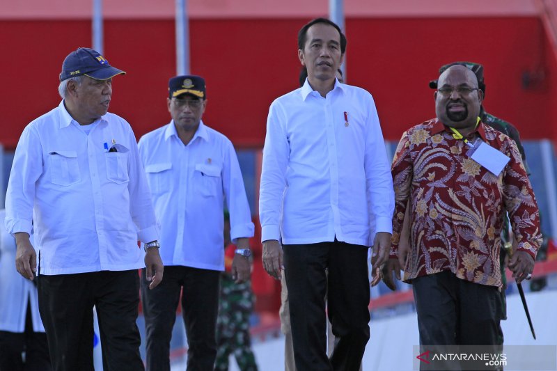 Belum ada usulan revisi UU otonomi khusus, kata Jokowi