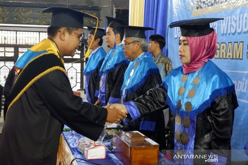 Alumni STIE Sampit dibekali kemampuan hadapi tantangan imbas kemajuan teknologi
