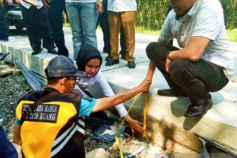Dinas PUBM Sumsel tinjau proyek pembangunan jalan di Ogan Komering Ulu