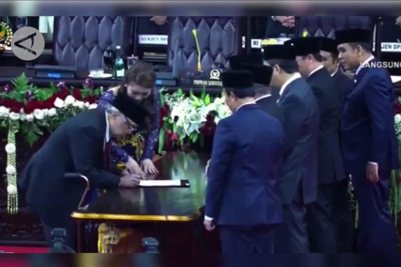 Sidang awal masa jabatan anggota MPR/DPR/DPD RI