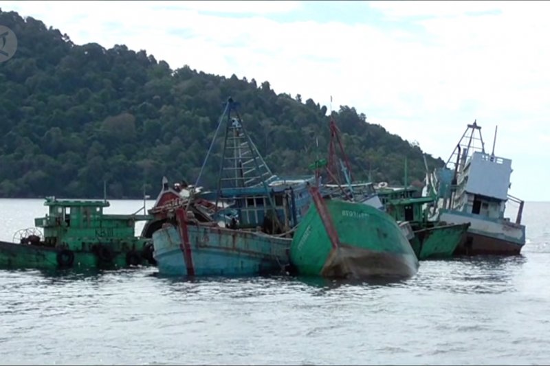 Menteri Susi pimpin penenggelaman kapal ikan asing