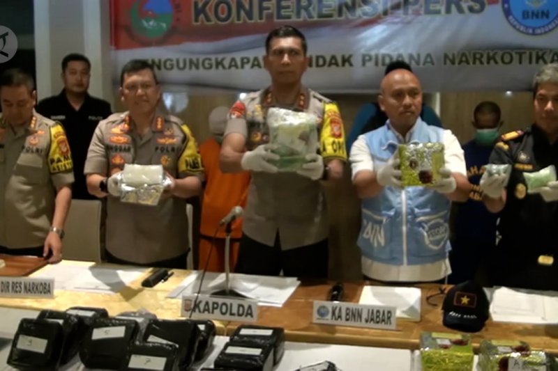 Polisi dan BNN sita 17 kg sabu berkemasan teh Tiongkok